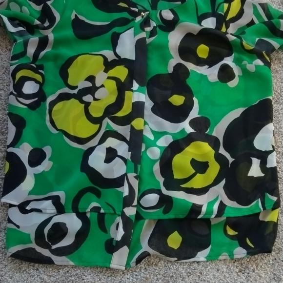 St. Patrick's Day SEXY top, sunglasses & necklaces - Picture 9 of 11